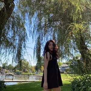 Meet your Posher, Mia